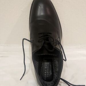 Men Dress shoes by Perry Eliis, used once!